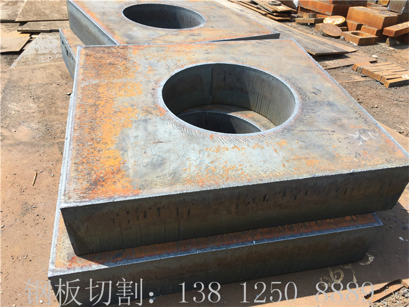 <b>Q235B鋼板切割法蘭盤(pán)</b>